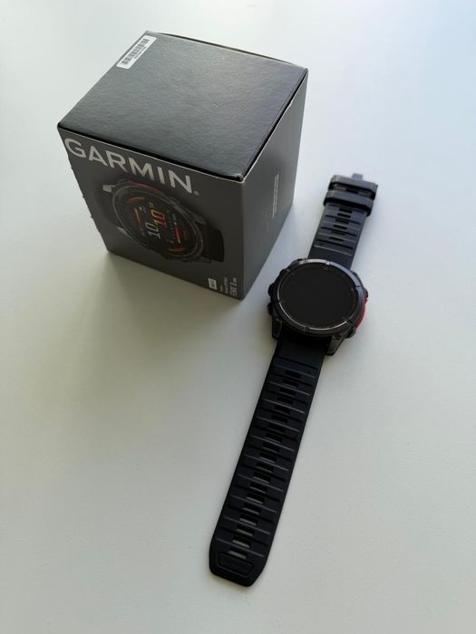 Vând Garmin Fenix 8 51mm AMOLED impecabil
