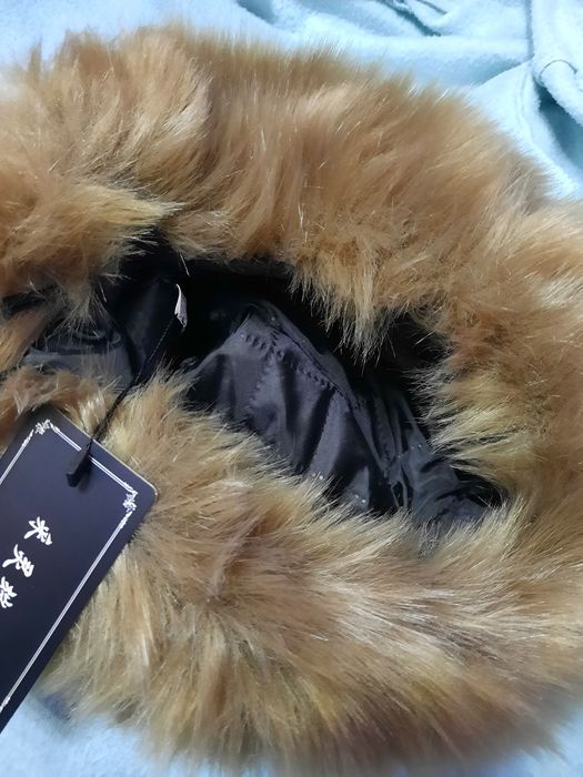 Căciulă din blana de vulpea polară