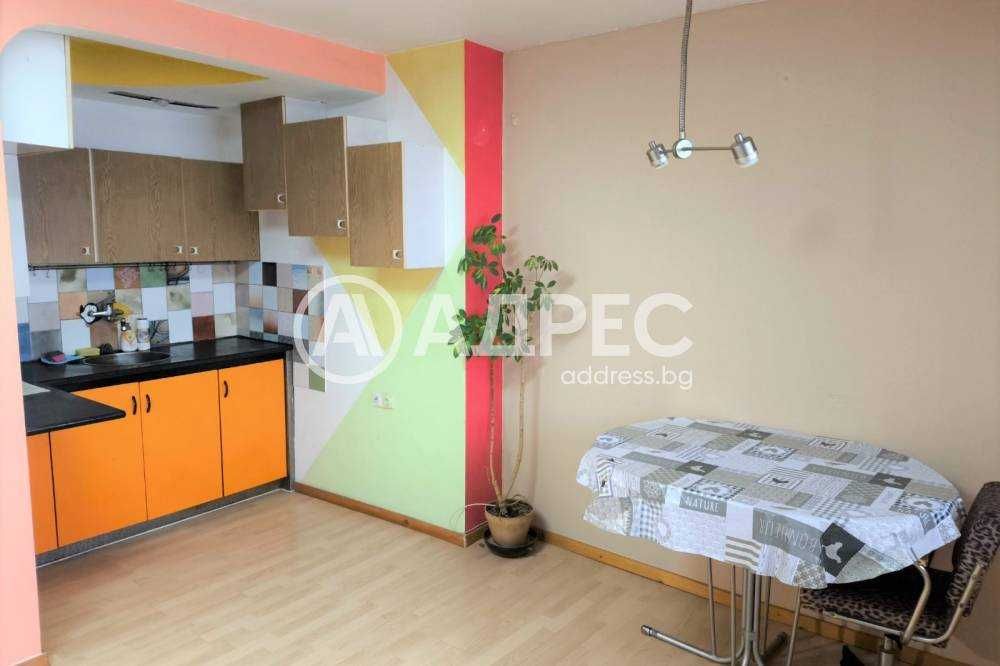 Дава се под наем Двустаен апартамент в Разград, Център - 65 кв.м за 204 € - Снимка #2