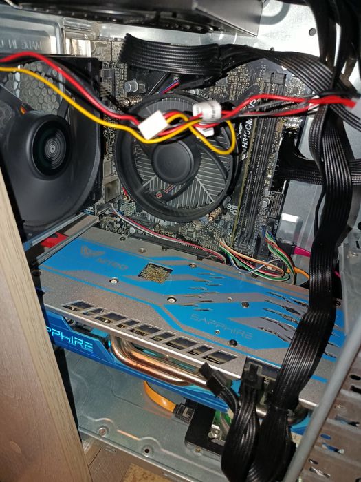 Игровой ПК i5-9400F / RX 590 8GB Nitro+ / Монитор 24" / Полный сет