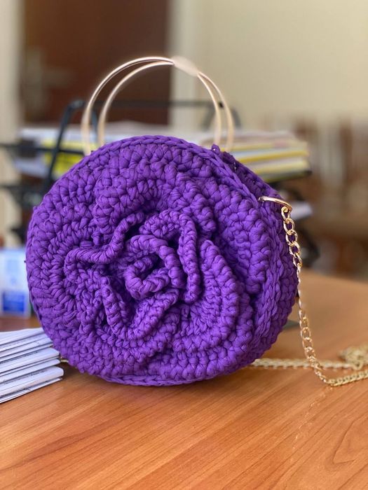 Sumka to'qilgan qo'l mehnati