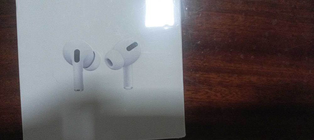 AirPods Pro Apple