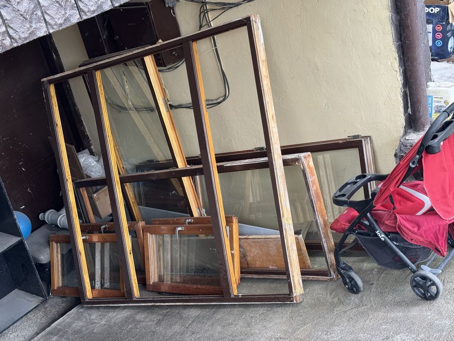 Окно с дверью деревянные