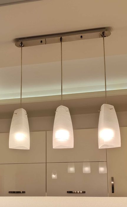 Продава полюлей тройка