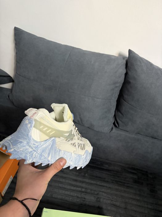 Off-white odsy marime 42