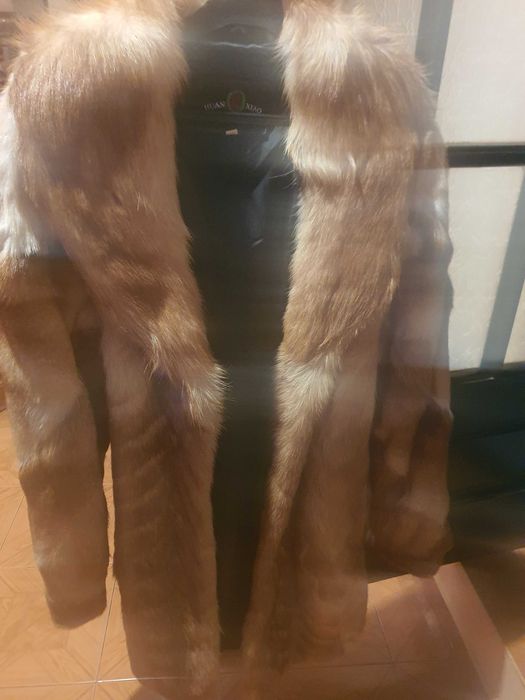 Haina de blana naturala,vulpe,stare foarte buna.Marime L/Xl 700 de lei
