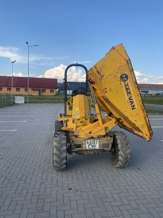 De vanzare sau da inchiriat dumper 3 T cu cuva rotative