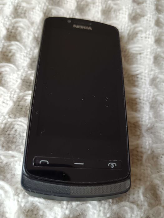 Продавам изгодно 2 мобилни телефона Nokia 60 euro, напълно запазени. Nokia 700 с камера 5 мегапиксела -30евро. Другият Nokia е без камера.