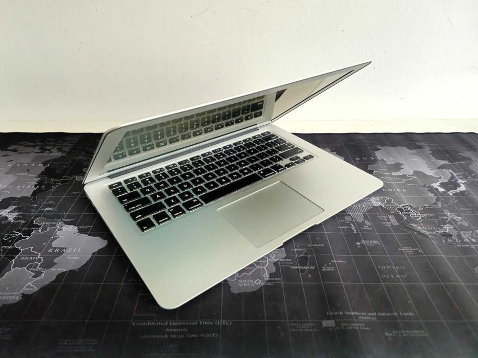 MacBook Air 13” 2017 – 150 cicluri, impecabil! Subțire, Fiabil,