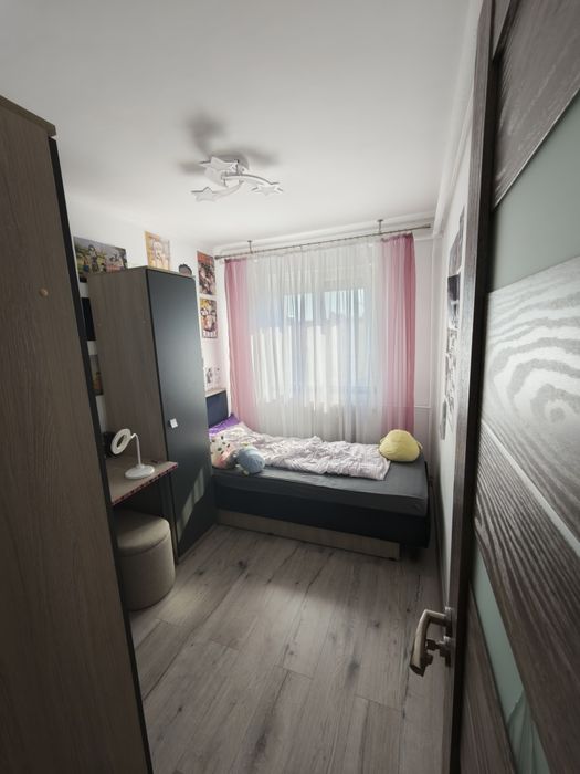 Vând apartament 3 camere in tatarasi