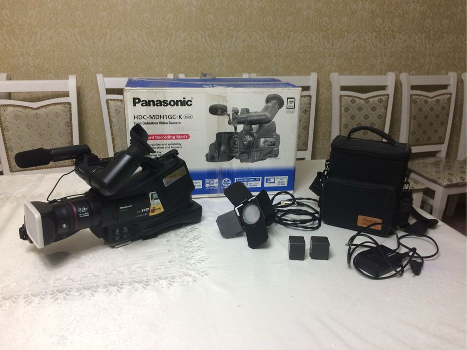Срочно продам видеокамеру панасоник