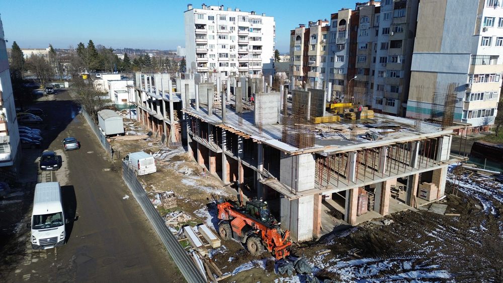 Продава се Тристаен апартамент в Търговище, Запад 3 - 92 кв.м за 599 €/кв.м - Снимка #1