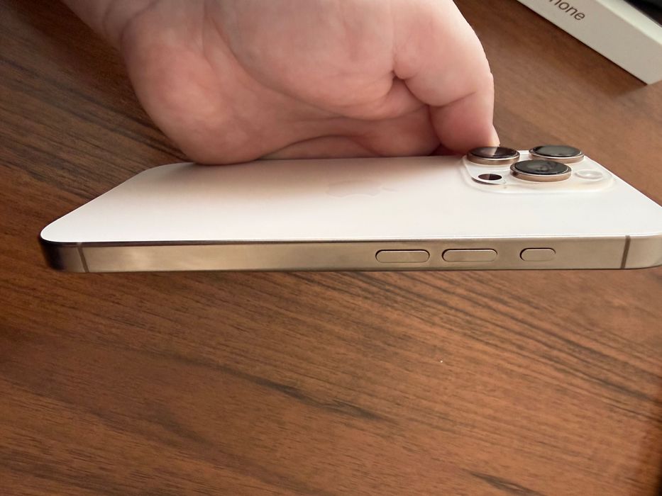 iPhone 16 Pro 256 gb отличное состояние