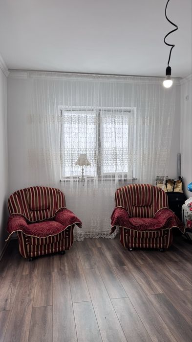 Продается диван  с 2 креслами