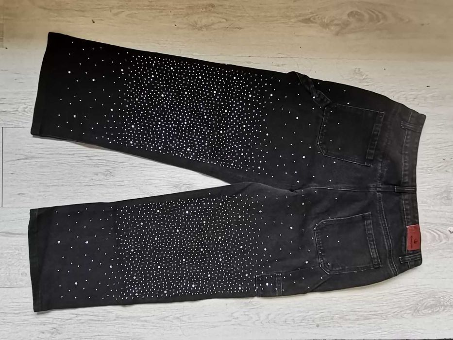 Дънки с камъни..