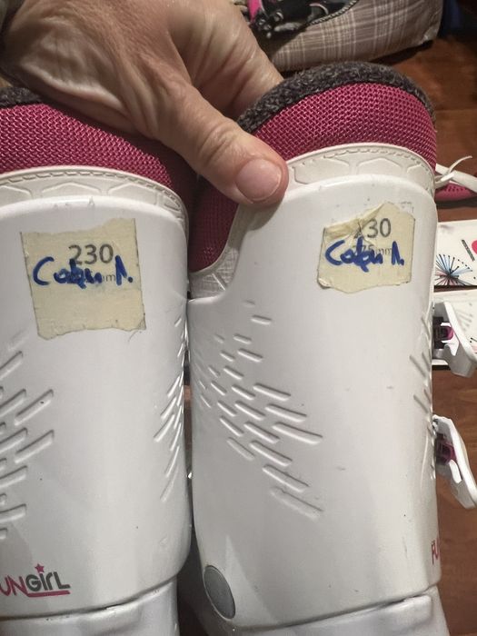 Ски, обувки, щеки, каска и очила