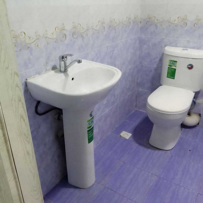 Қарши Ситидан 2 хонали яшашга тайёр уй сотилади, ижарачиси билан