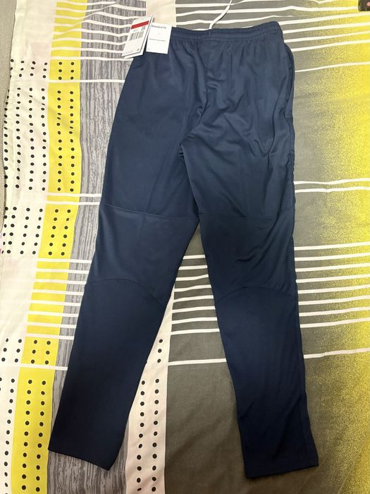 Pantaloni Nike noi,pentru baieti