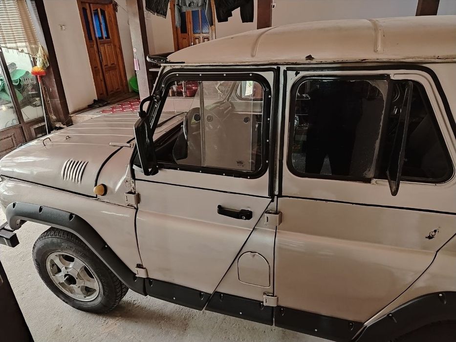 Avtomobil. Uaz469B