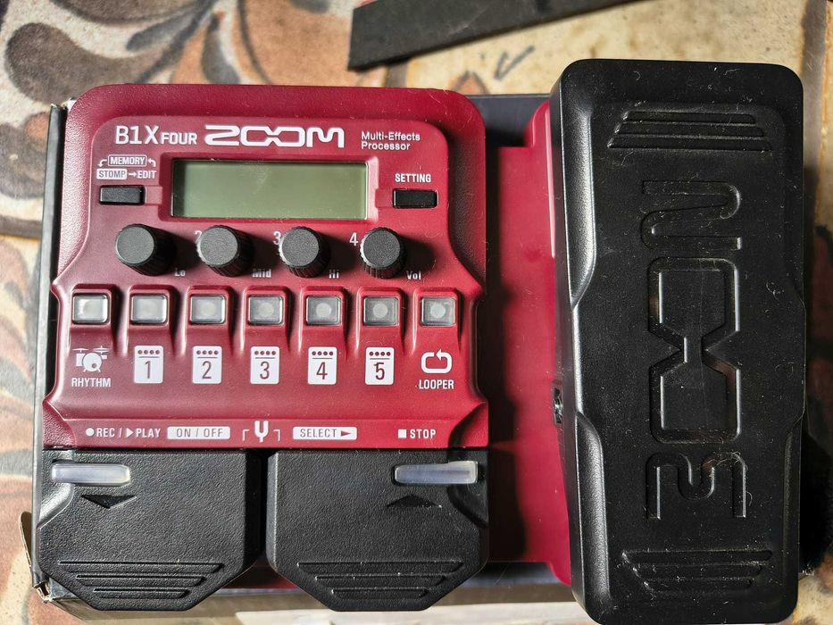 pedala bas zoom b1xfour