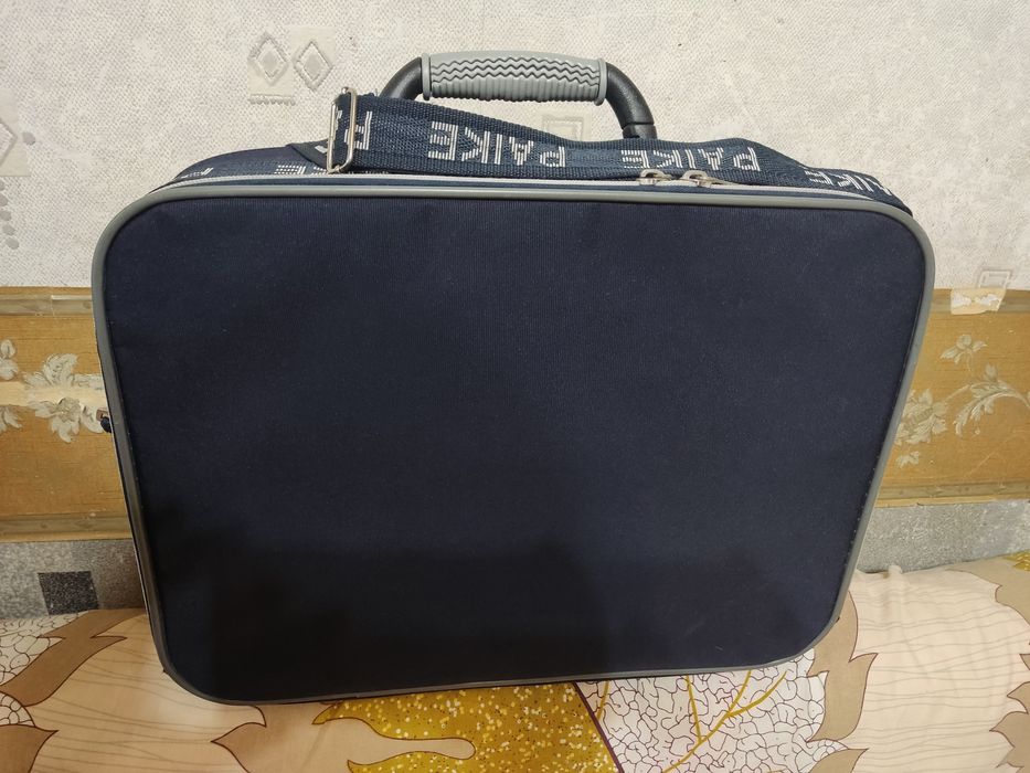 Чемодан портфель сумка