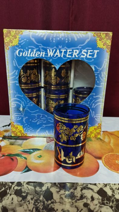 Продам стаканы с вазой.