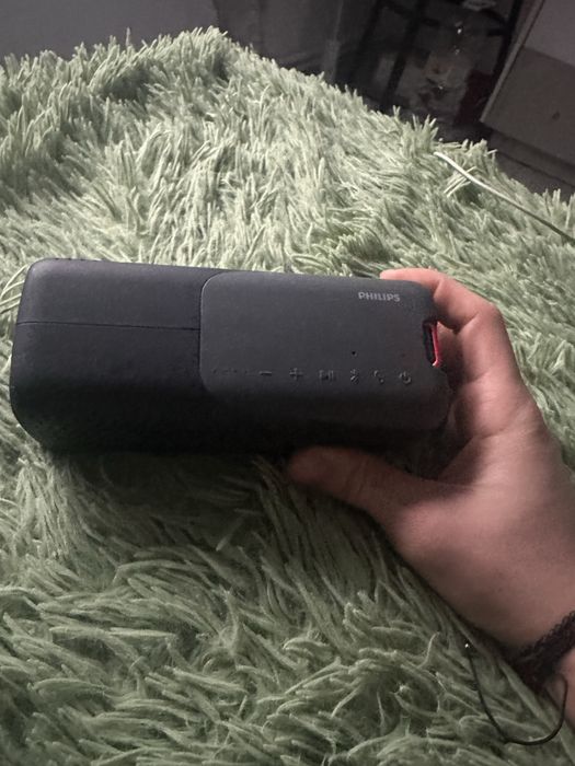 boxa philips portabila waterproof probleme la incarcat