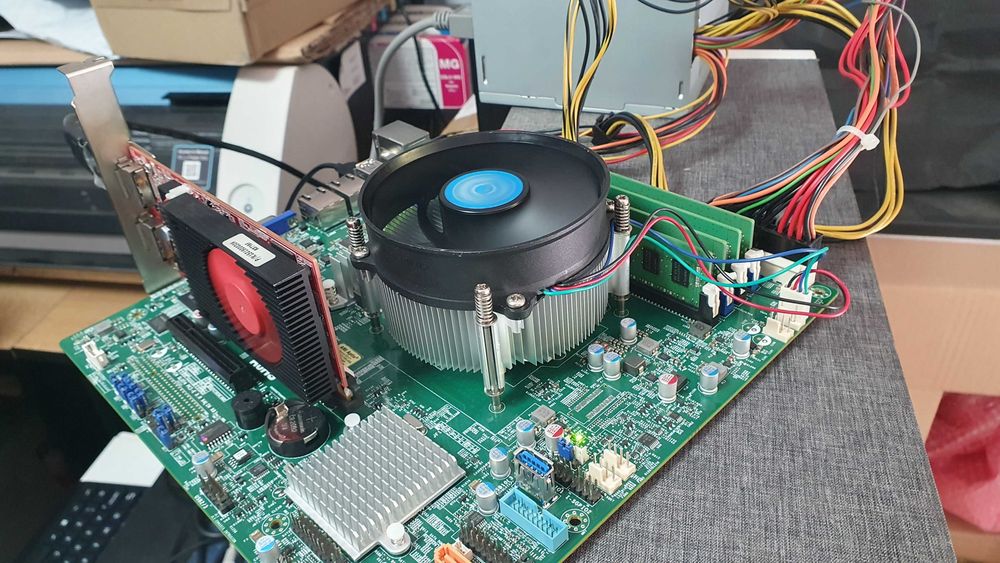 kit supermicro + xeon echiv i7 7700 + 16gb ddr4 + cooler