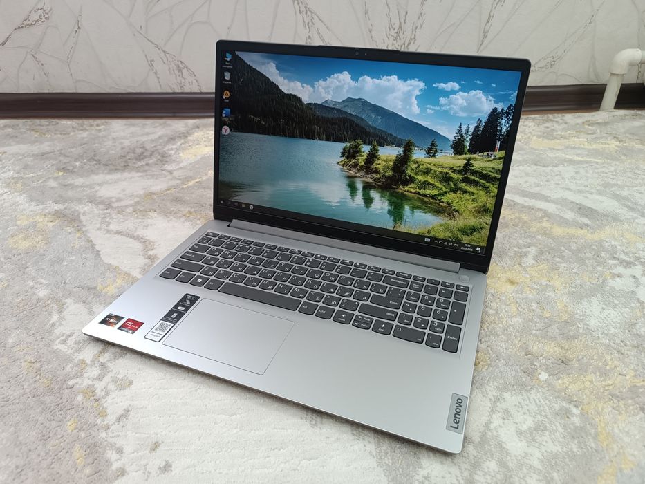 Ноутбук LENOVO Ryzen 3