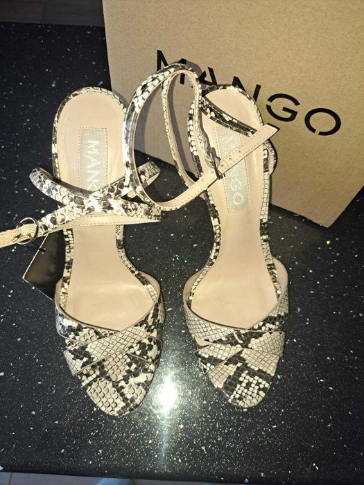 елегантни сандали MANGO