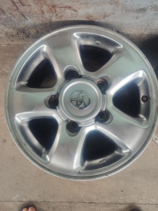 Продам  16 оригинальные диски на ланд Крузер 100