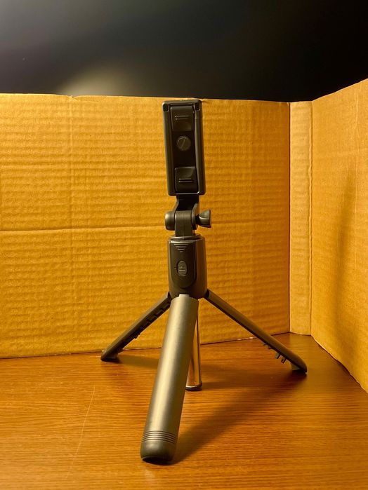 Трипод / Статив за телефон с дистанционно