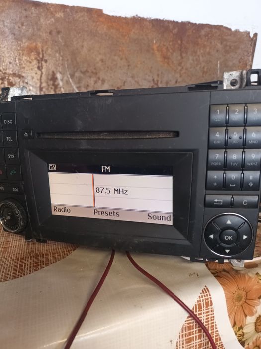 Vand doua radio,cd,nav.