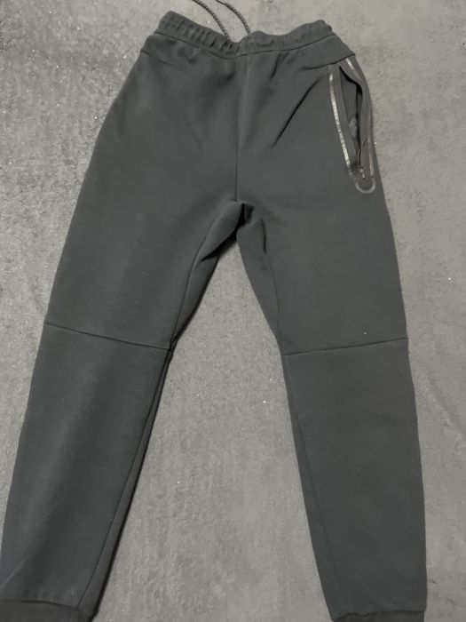 Pantaloni nike tech