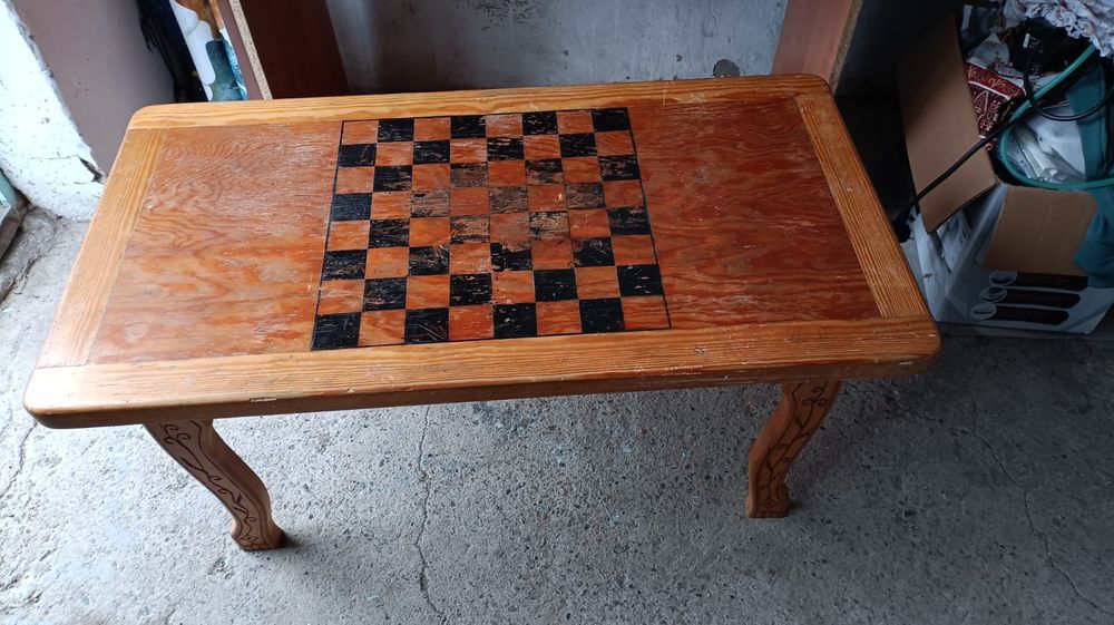 Продам срочно столы