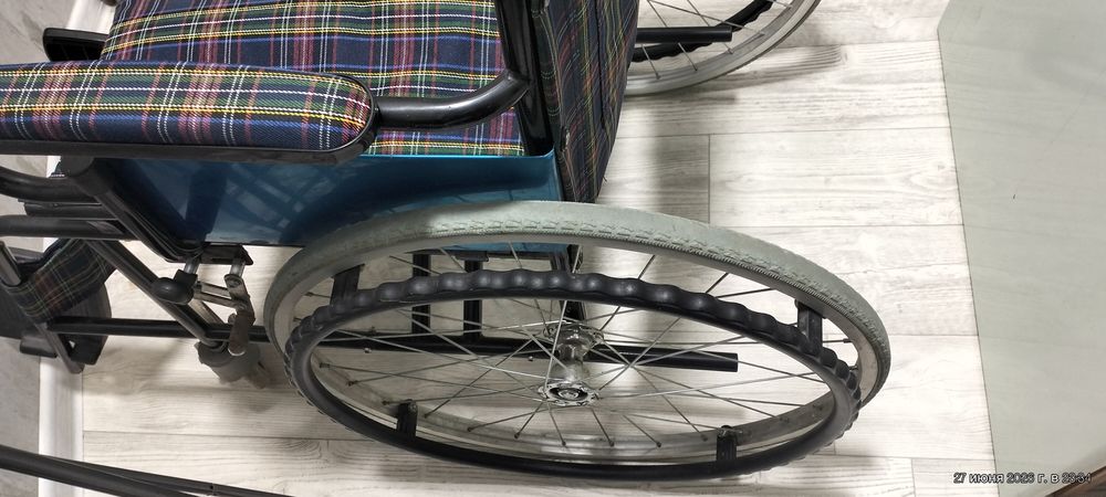 Продам инвалидную коляску
