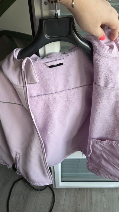 Продавам детско якенце р.134