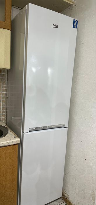 Двухкамерный холодильник Beko