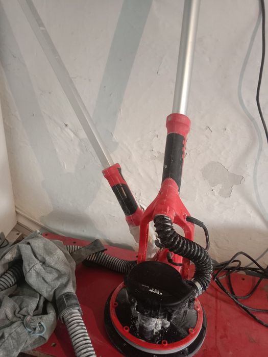 Шлифавальная машинка