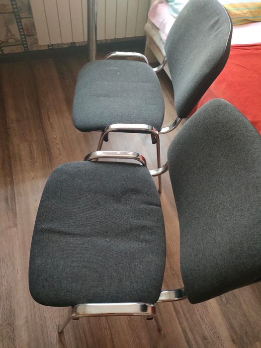 Продам офистные стулья