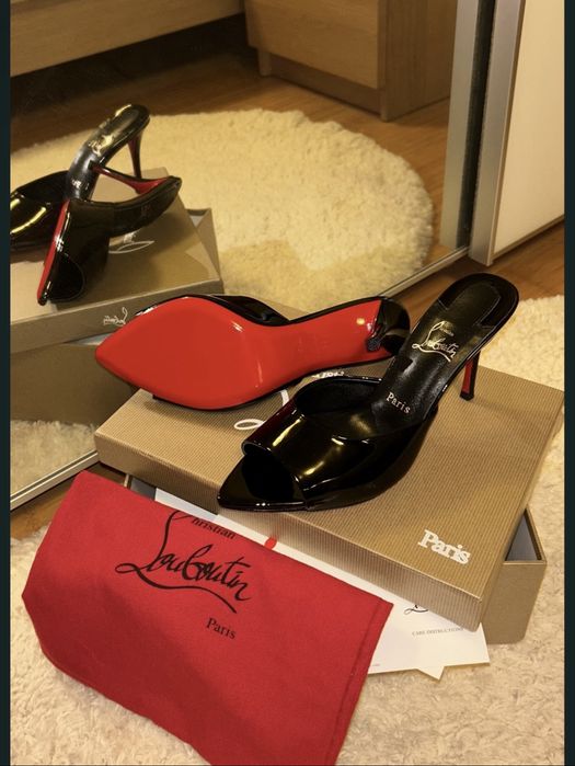 Saboti Christian Louboutin piele naturala pe stoc