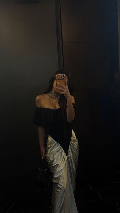 Черно-белое платье