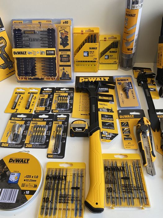 DeWALT Комплект  Перфоратор DCH133  Винтоверт DCD796  Ъглошлайф DCG405