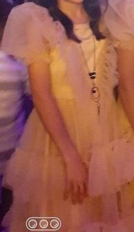 chiroyli qizlar kiyimi sotiladi