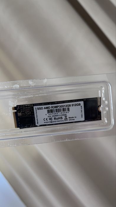 SSD M.2 512GB AMD -новый