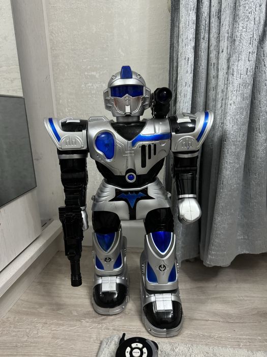 Робот игрушка с пультом