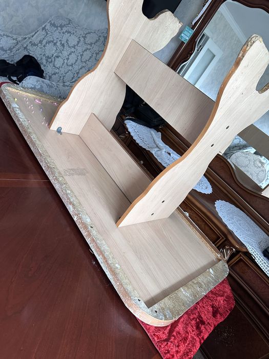 Кухонный стол продам срочно