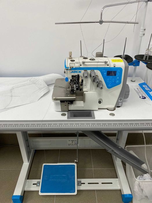 Masina de surfilat JACK C4-5-03/233