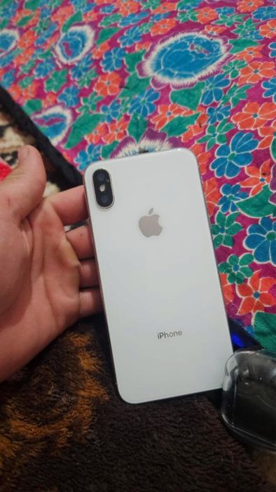 Iphone x hech qayeri almashmagan