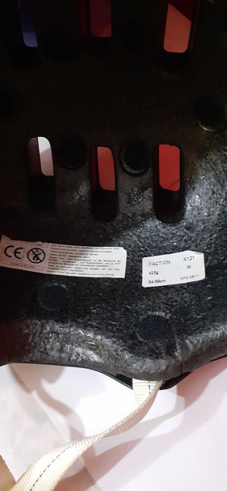 Casca: snowbord,ski, skateboard, bicicleta, patine.